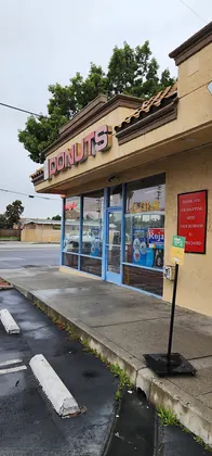 Royal Donuts, business photo 2
